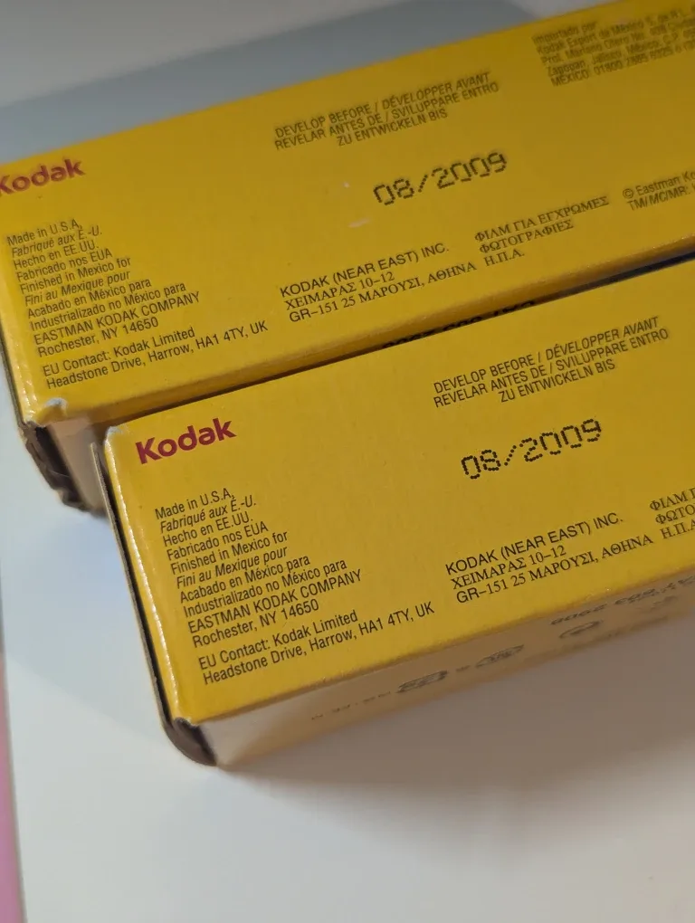 Kodak 110 film keychain camera and film rolls image indicator(2)