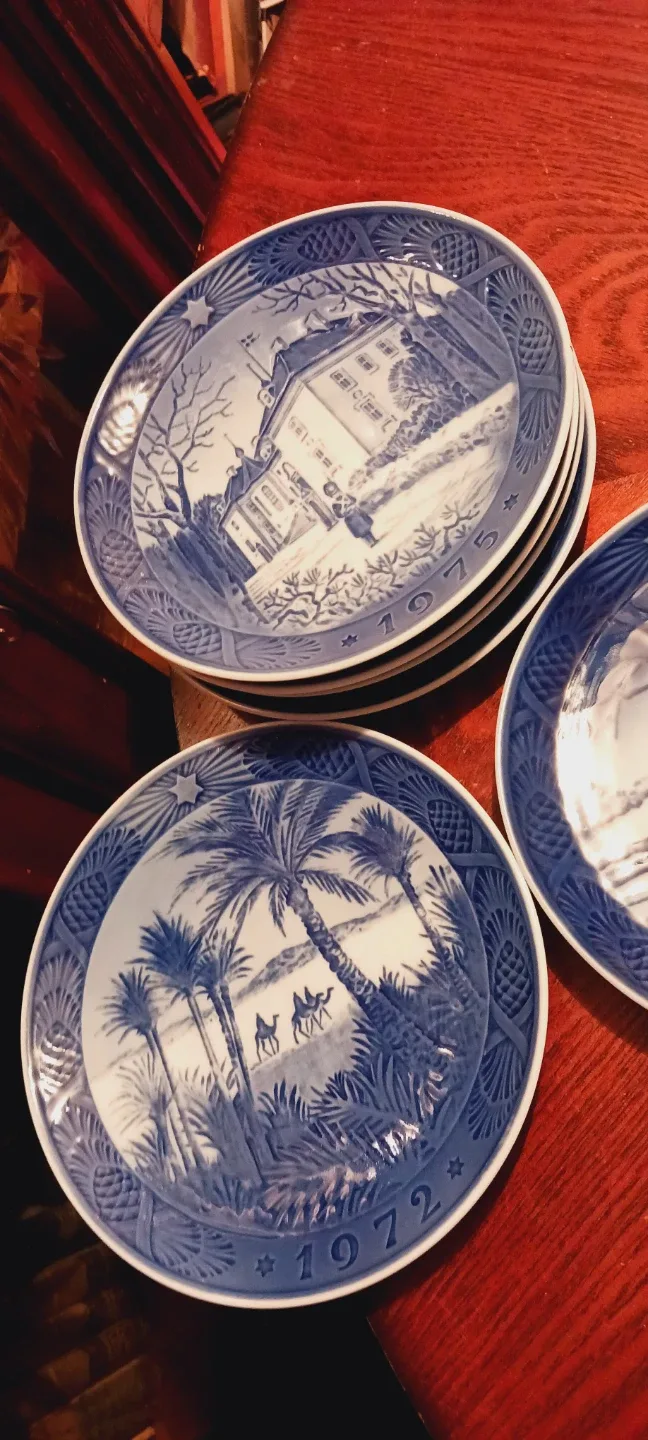 BEST OFFER! Collection of 6×Royal Copenhagen Christmas 🎄 Plates image indicator(2)