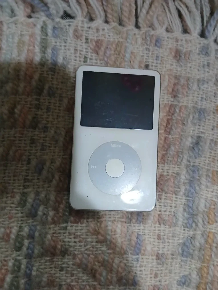 Apple iPod 30GB White image indicator(2)