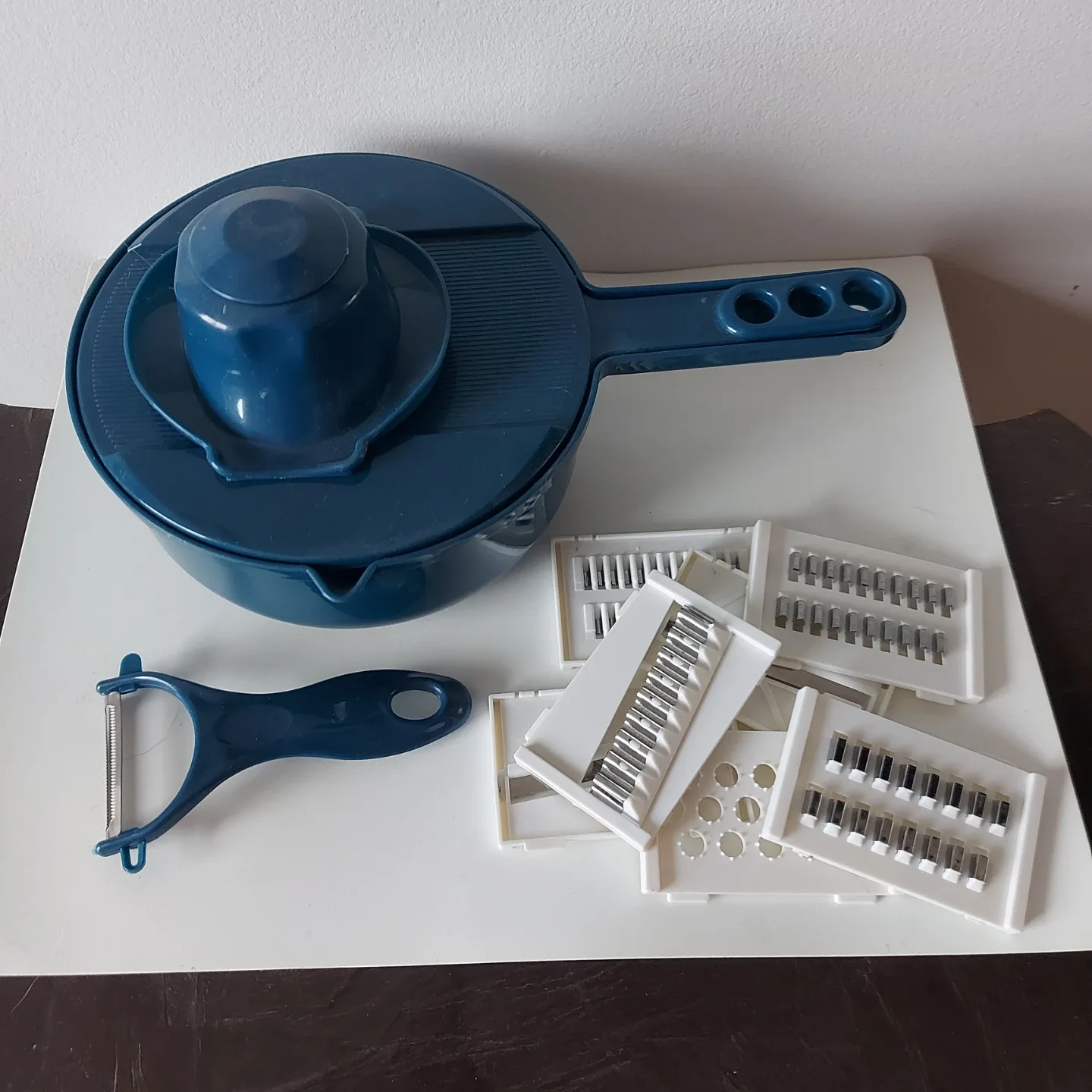 NEW - Blue Mandoline 8 Slicer Set thumbnail