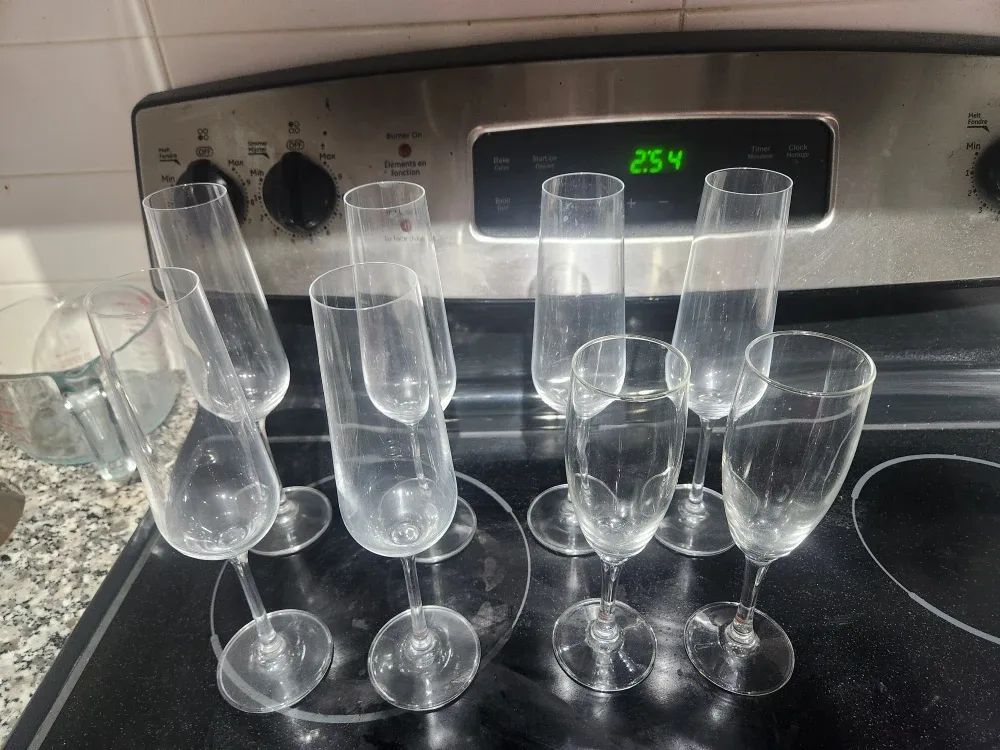 Champagne Glasses - Set of 8