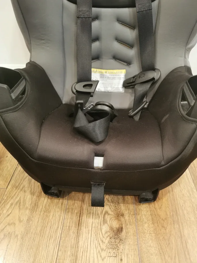 Evenflo Car Seat - Expires in12/2027 image indicator(3)