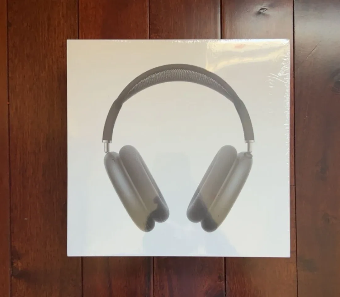 New Apple AirPods Max - Smart Case Included