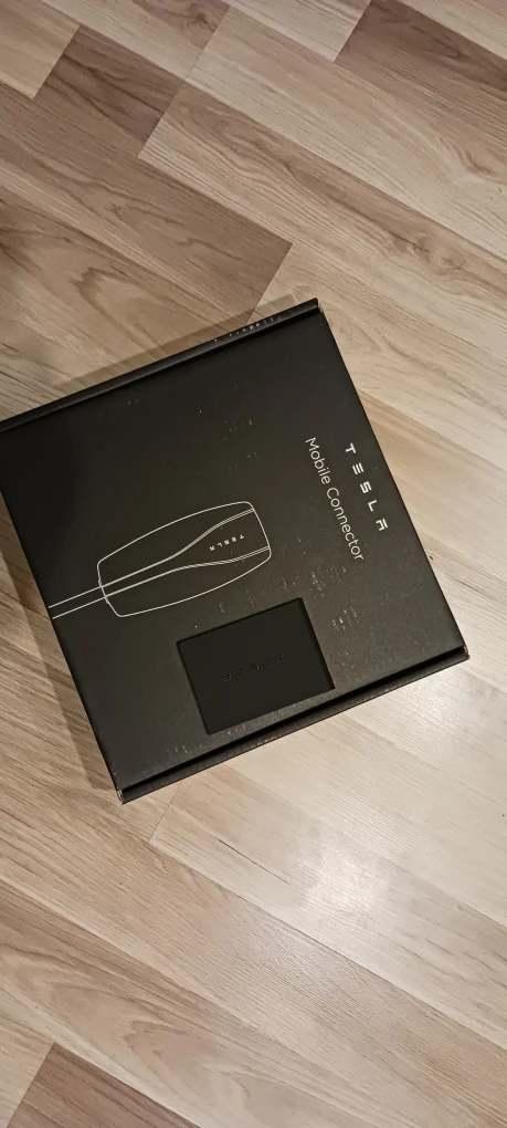 Tesla Mobile Connector