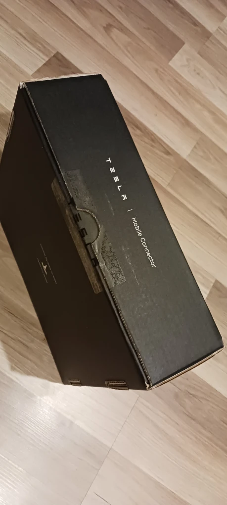 Tesla Mobile Connector - photo 2