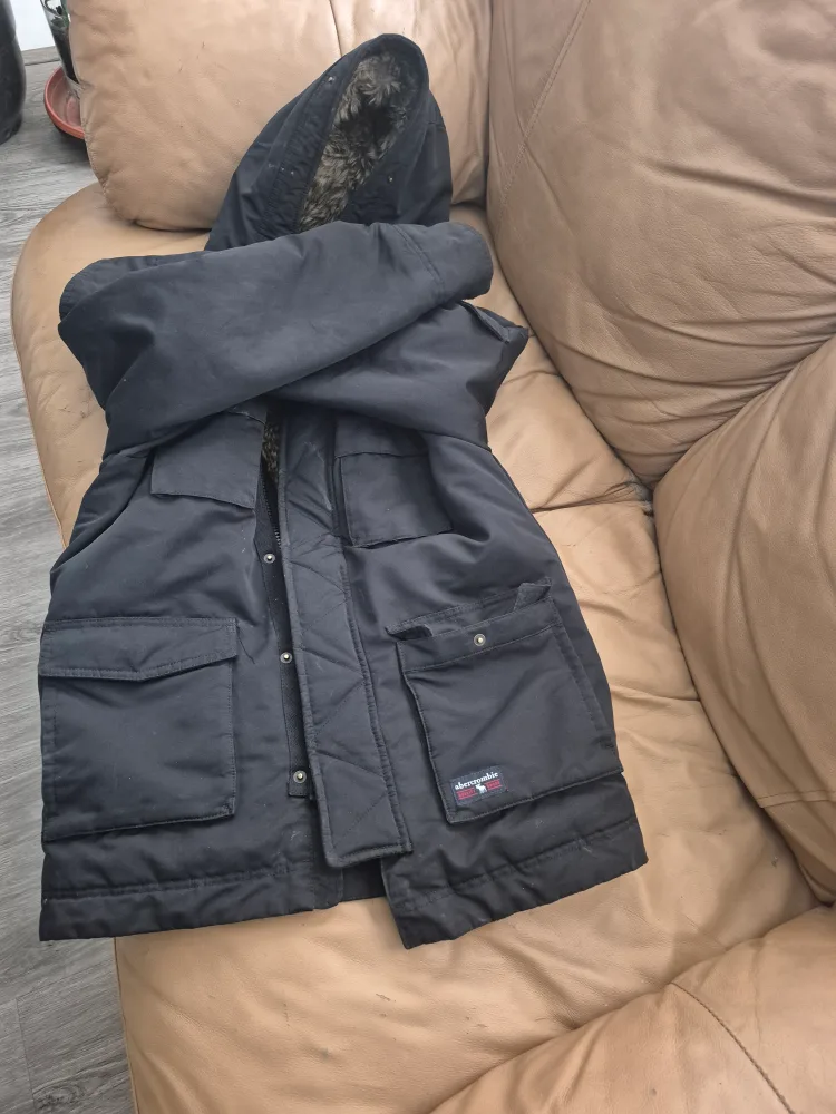 Abercrombie Kids Black Winter Coat Size 11/12 image indicator(2)
