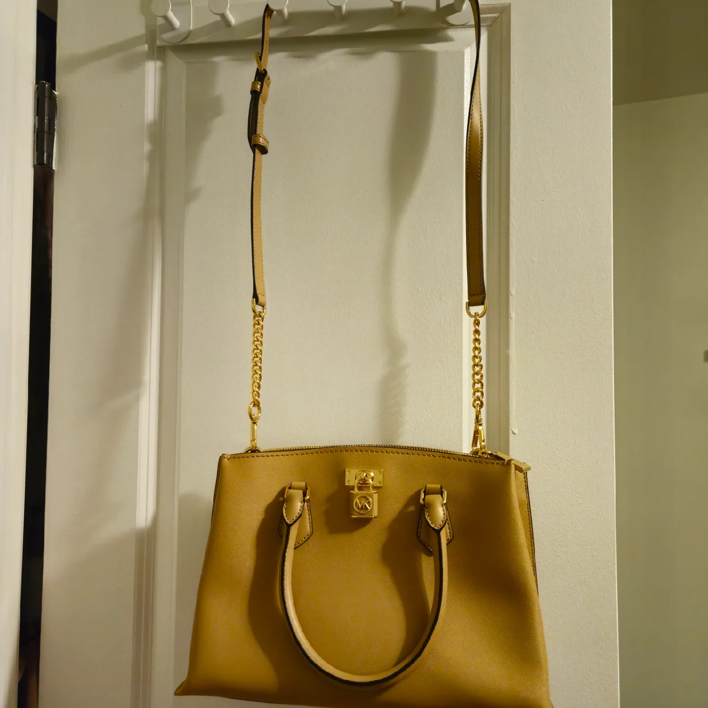 Michael Kors Satchel image indicator(2)