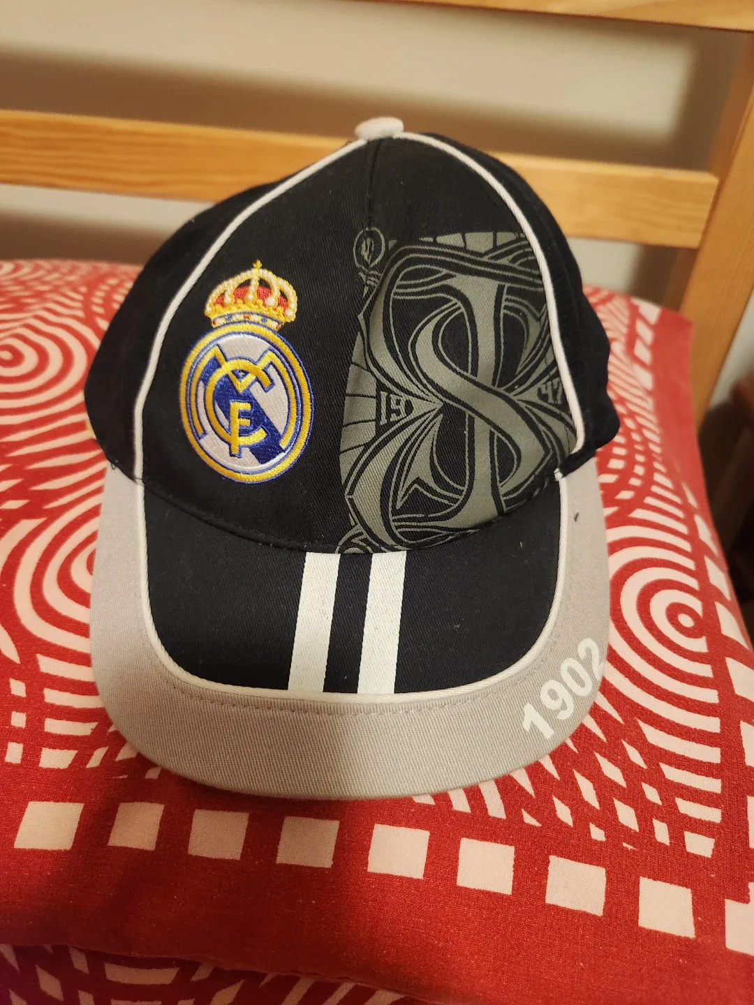 Assorted Baseball Caps: Qatar Airways, Polo USA, Yankees, Obey image indicator(8)