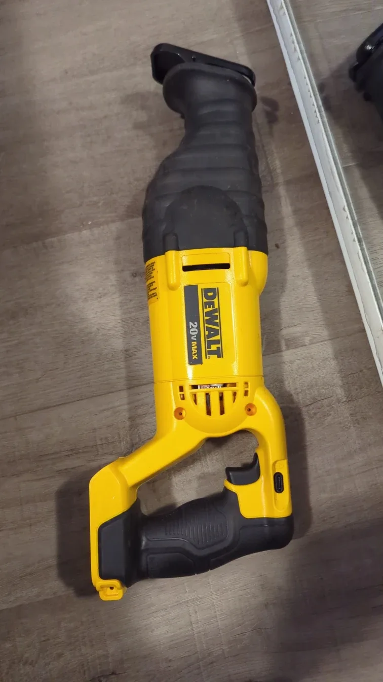 DeWalt DCS381 20V MAX Reciprocating Saw