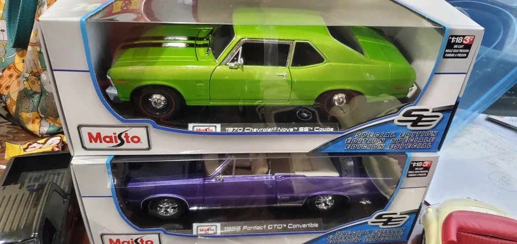 Diecast cars 1/18, 1/24 image indicator(5)