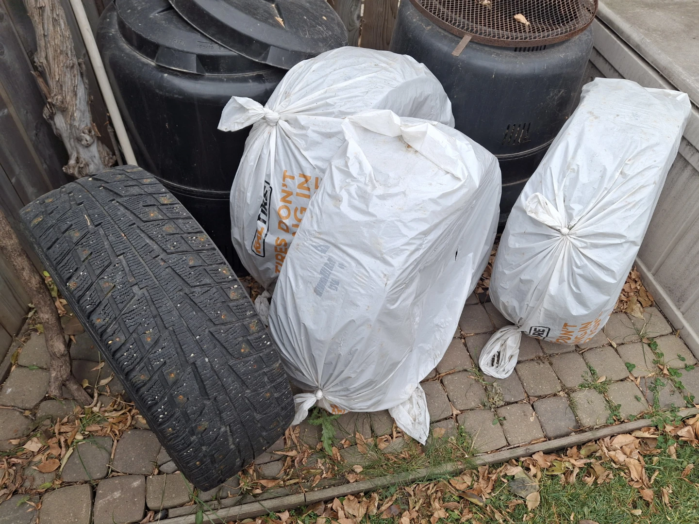 Federal Himalaya SUV Studded Winter Tire - P285/65R18 - photo 4