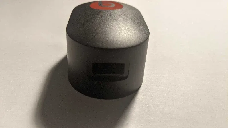 Beats Power Adapter - Charger image indicator(3)
