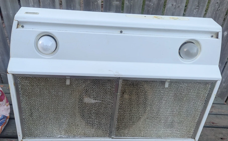 White Range Hood Fan - photo 4