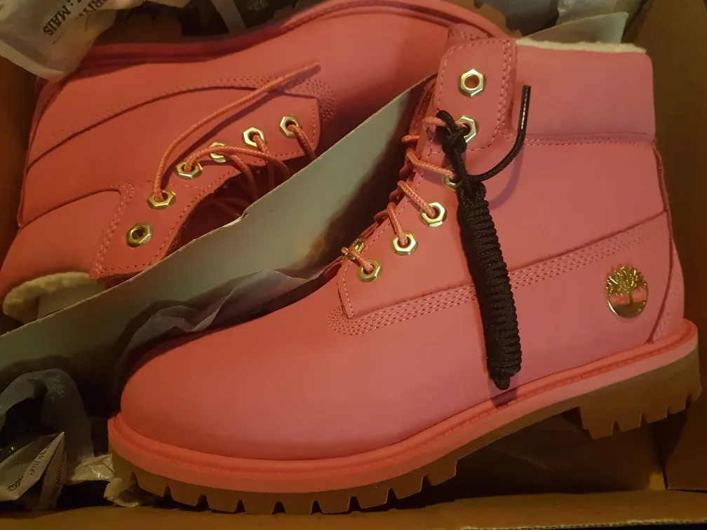 Timberland Pink Waterproof Boots - Brand New! image indicator(2)