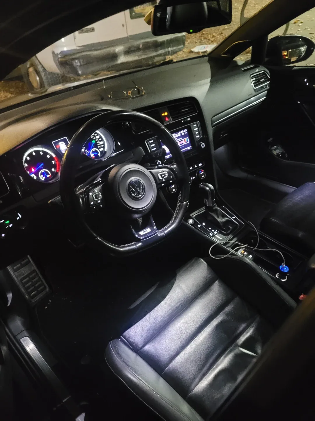 Black Volkswagen Golf R image indicator(8)