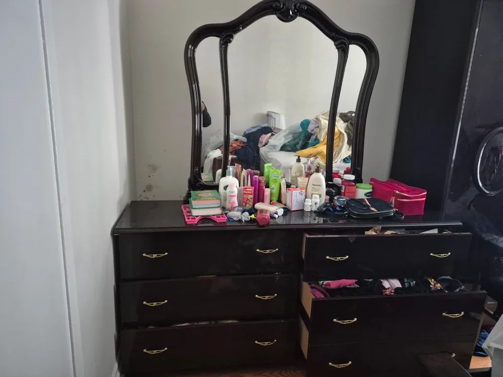 Dark Wood Wardrobe & Dresser Set image indicator(2)