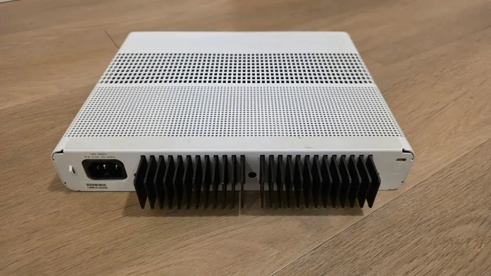 Cisco Catalyst 3560CX-8PC-S Switch image indicator(2)