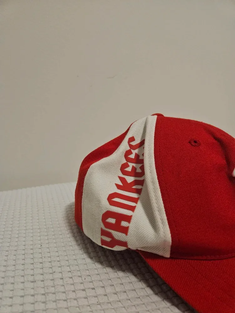 MLB New York Yankees Cap - Red image indicator(3)
