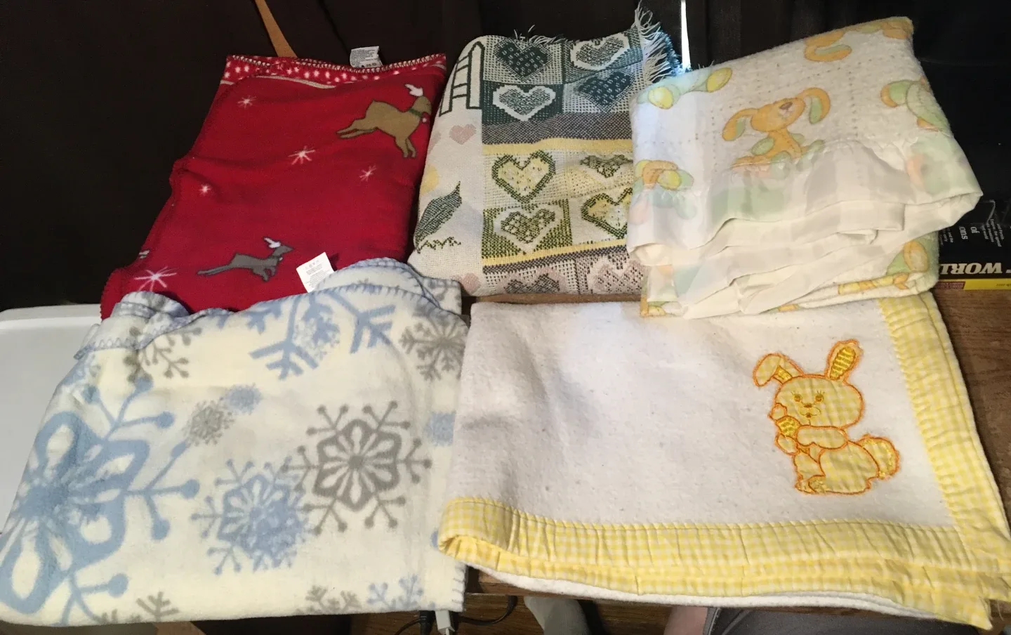 Bundle of 5 Fleece Throws & Blankets Christmas animals