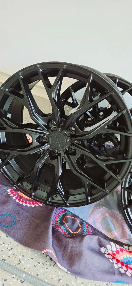 Set of 4 Black Alloy Rims image indicator(3)