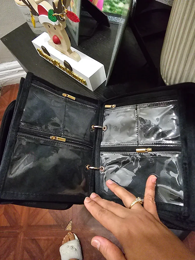 Black Jewelry Organizer Case image indicator(3)