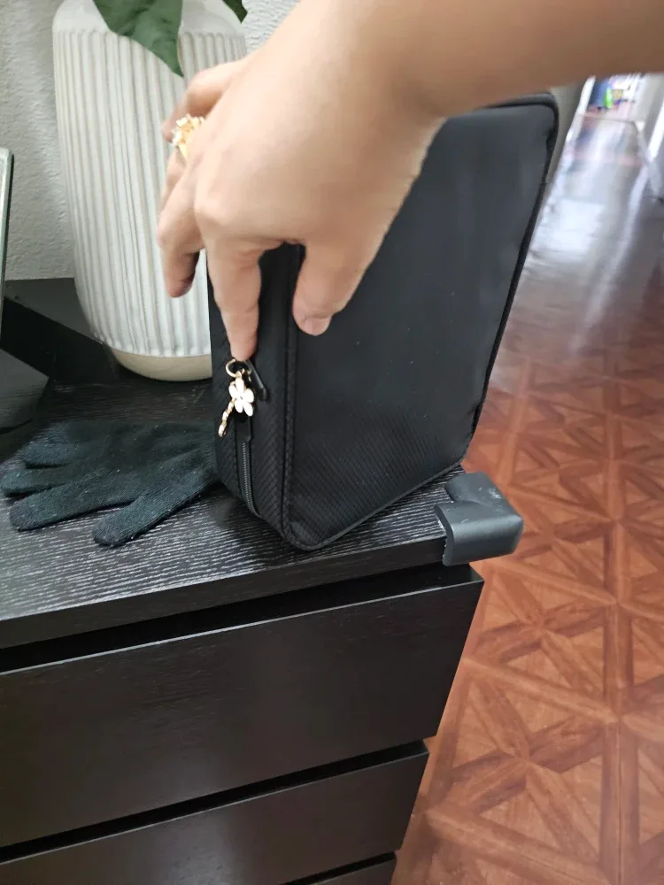 Black Jewelry Organizer Case image indicator(4)