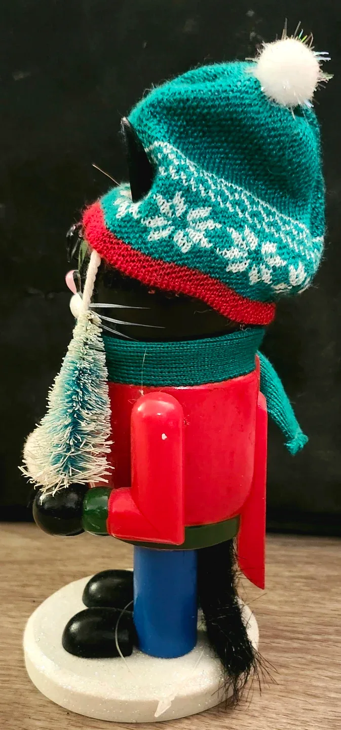 Christmas Cat Nutcracker image indicator(2)