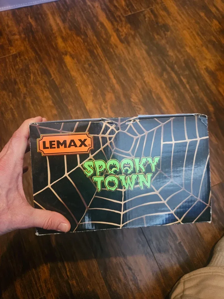 Lemax Spooky Town The Ghost Writer's Antique Bookstore Lighted image indicator(2)