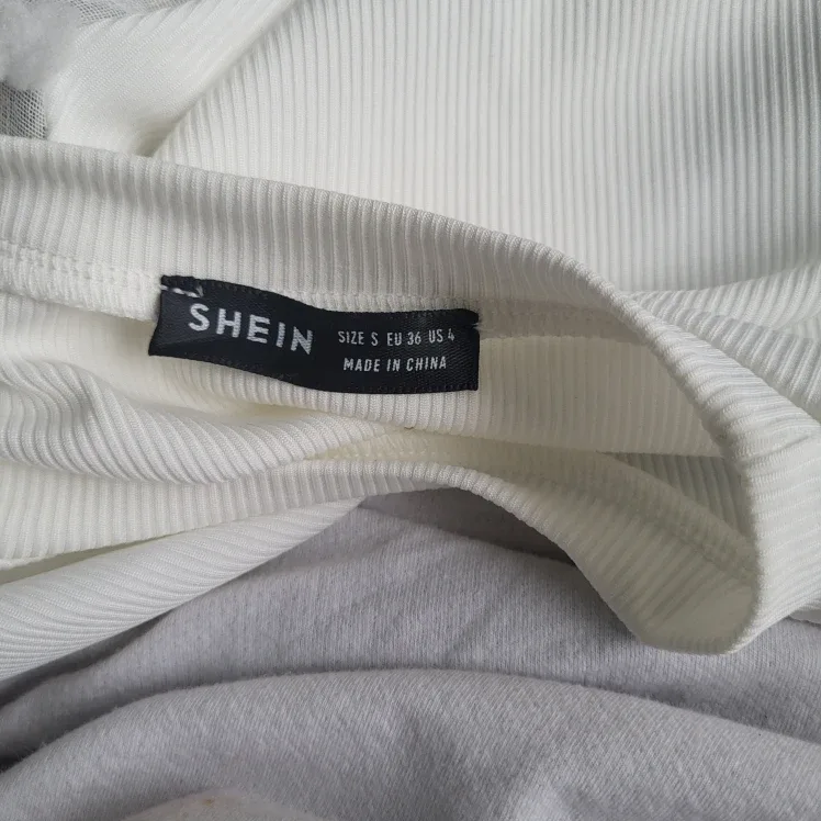 Shein White Puff Sleeve Top - Size S image indicator(3)