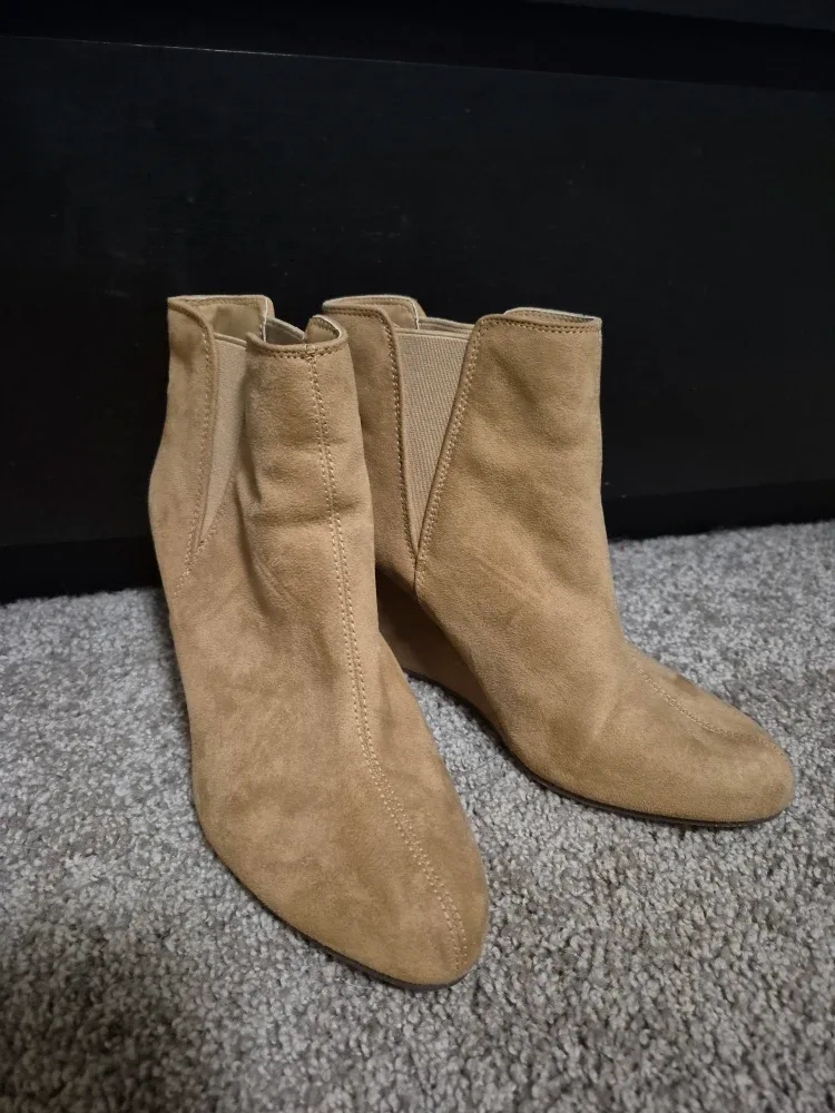 Forever 21 Tan Wedge Ankle Booties - Size 7