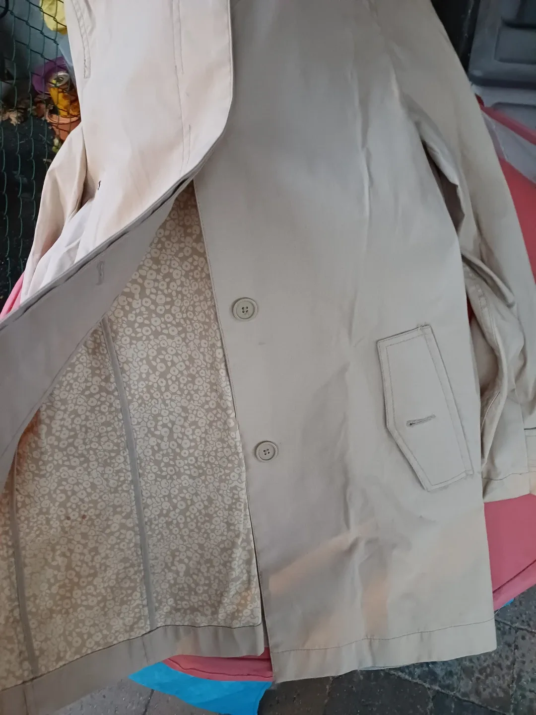 FREE GAP Beige Trench Coat - Size M image indicator(4)