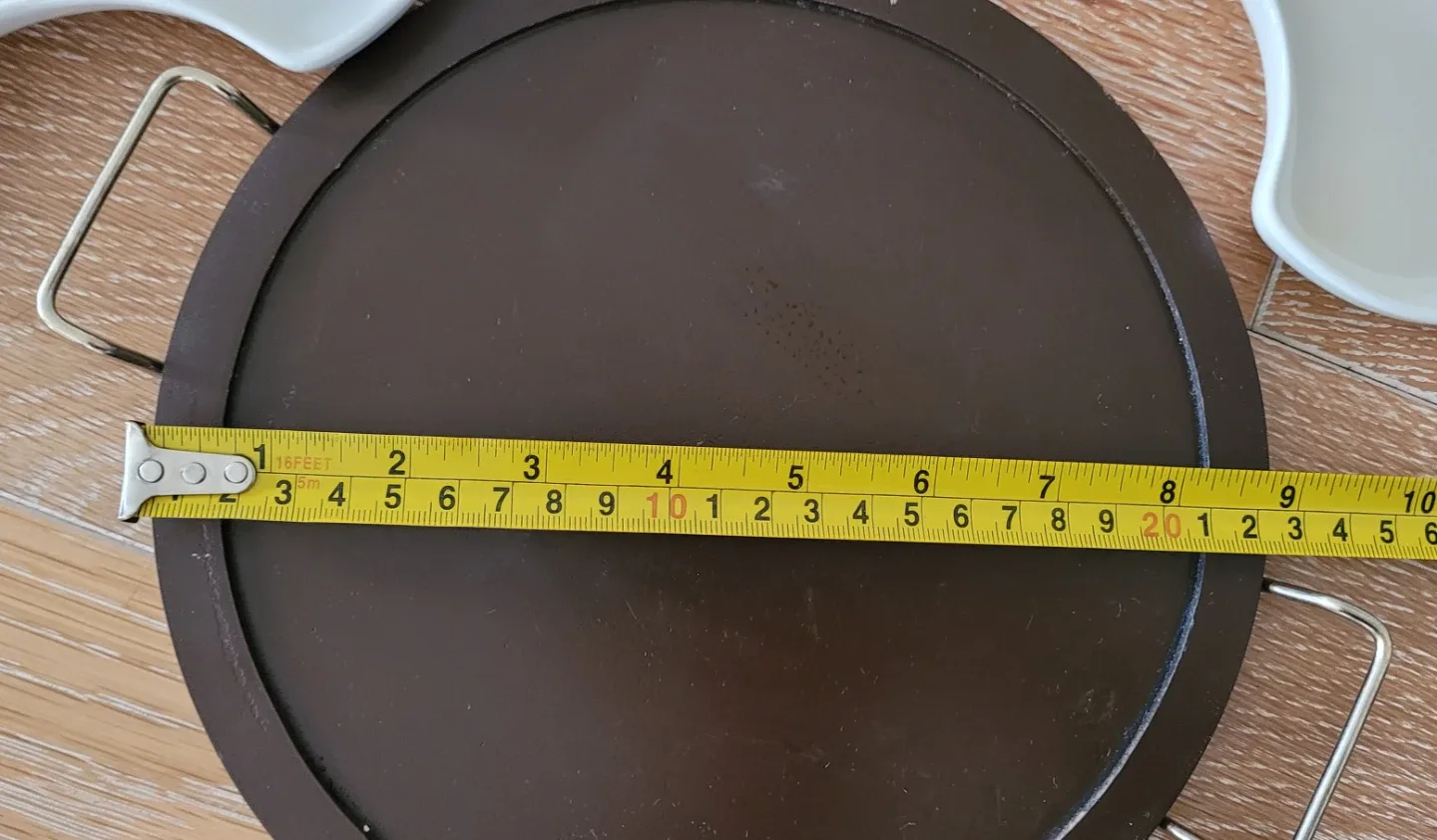 Variety of Glass Serving Dishes image indicator(6)