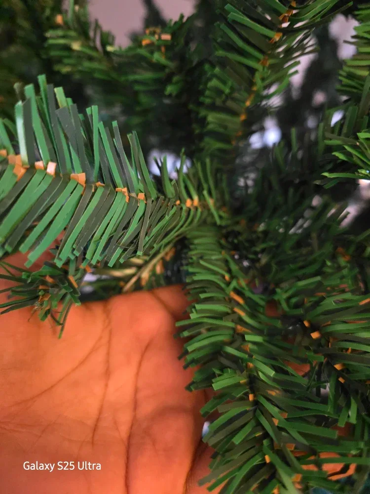 8FT Artificial Christmas Tree - Green image indicator(3)