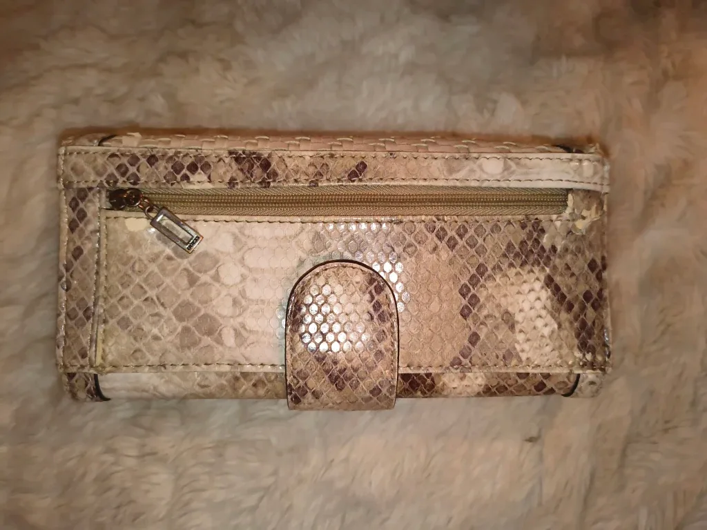 Guess Snakeskin Wallet image indicator(3)
