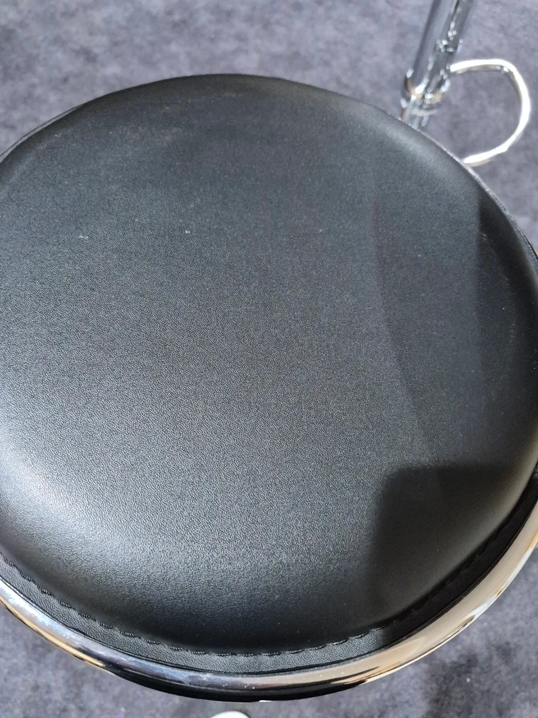 Retro Style Pub Table and 4 Stools - Black image indicator(8)