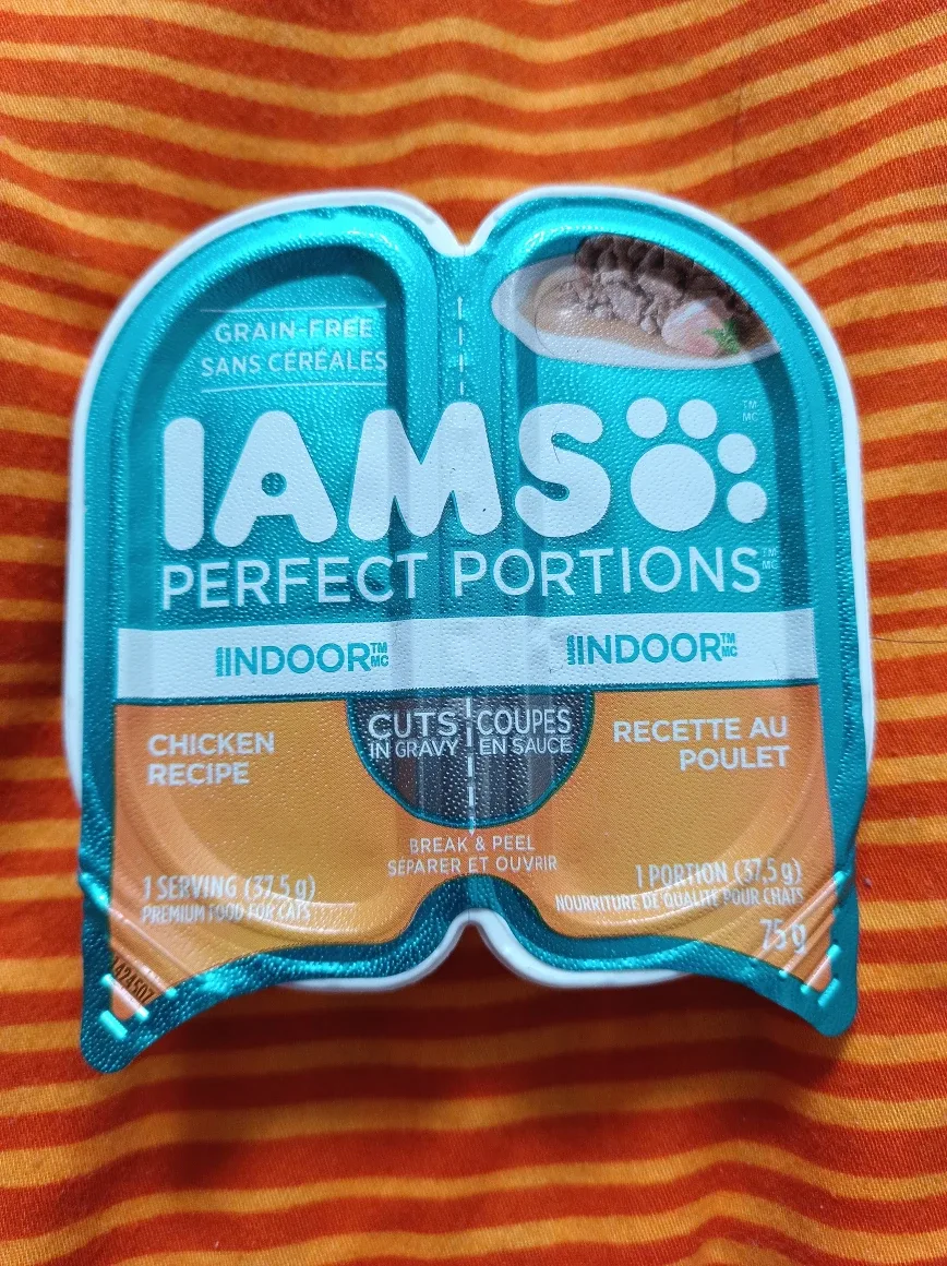 24 pieces of premium cat food in gravy