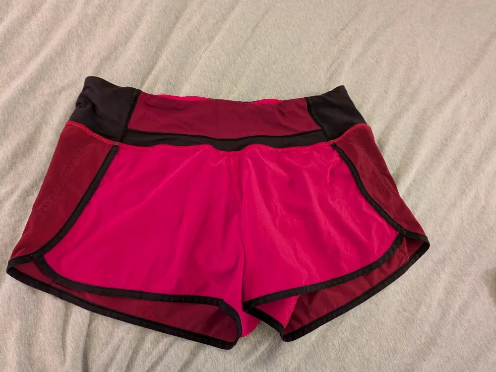 Lululemon run times 4" shorts size 8