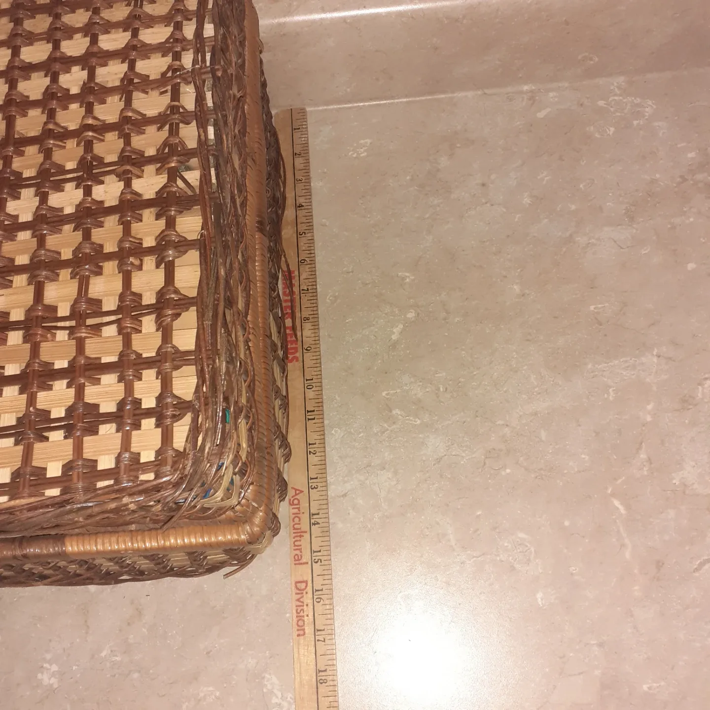 Vintage Wicker Picnic Basket image indicator(5)