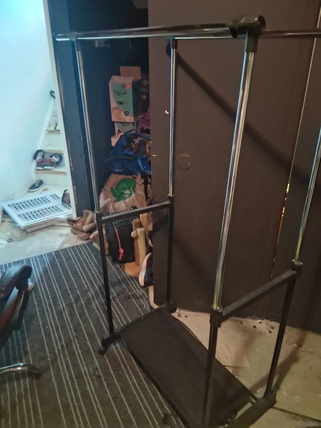 Clothes Rack image indicator(2)