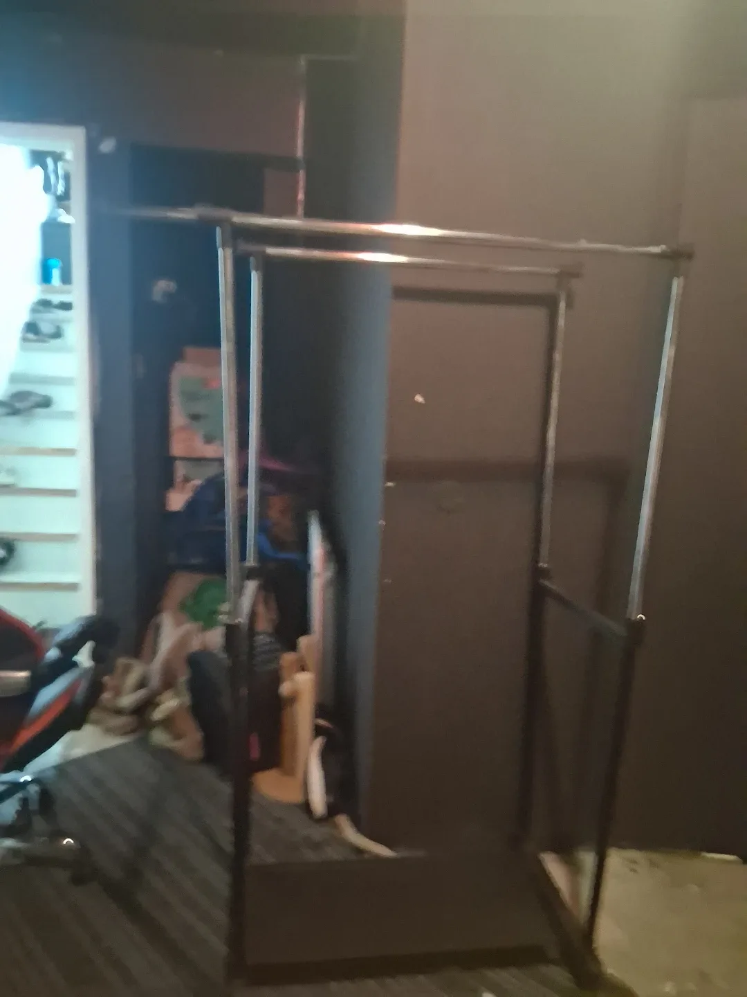 Clothes Rack image indicator(3)