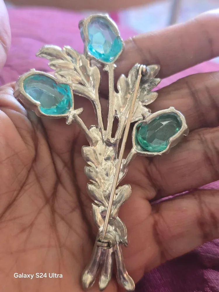 Vintage Silver Tone Floral Brooch with Aqua Blue Stones image indicator(2)