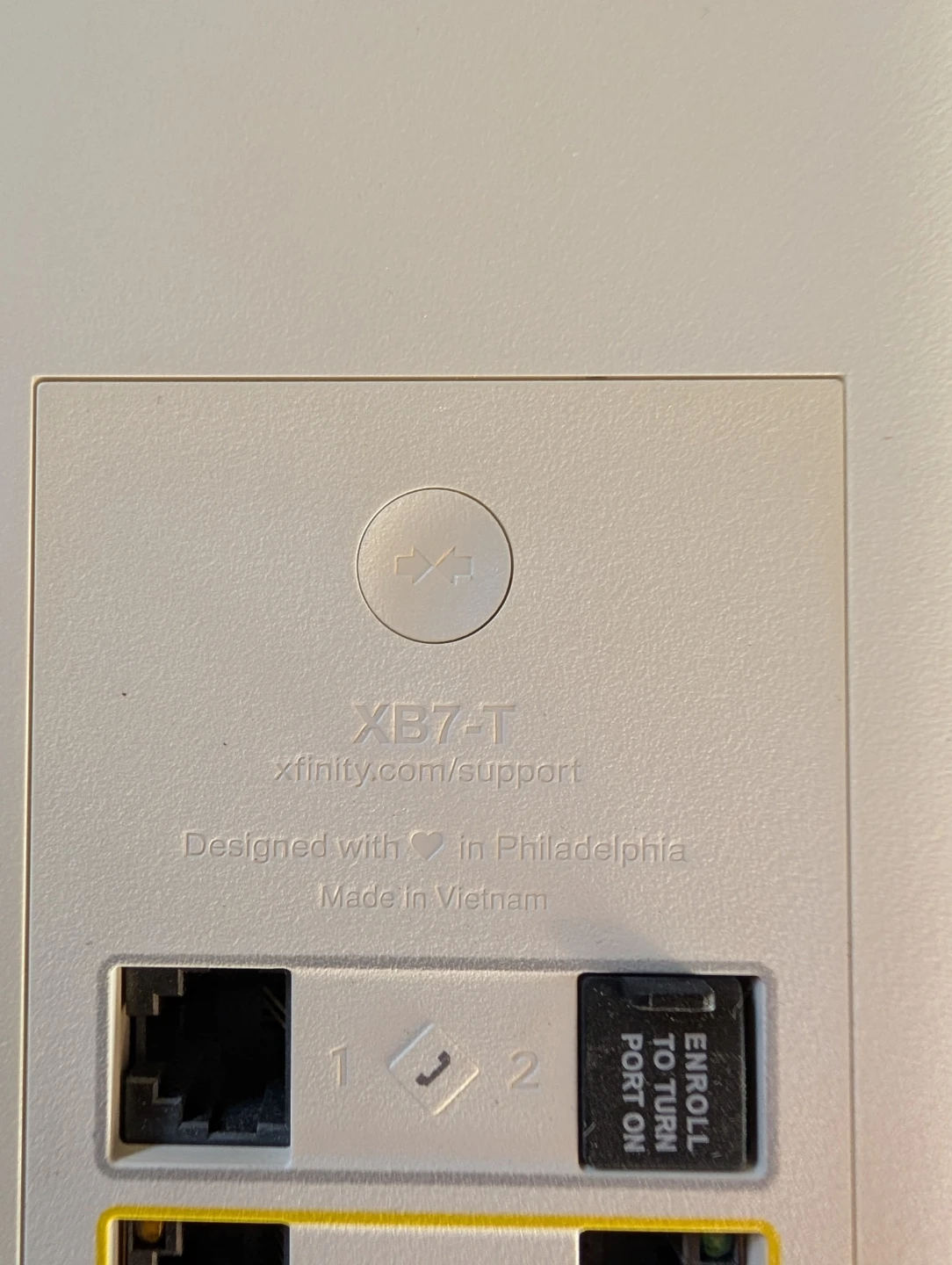 Comcast Xfinity XB7-T WiFi Modem - photo 2