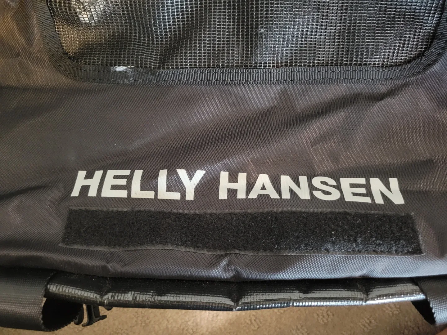 Helly Hansen Black Messenger Bag image indicator(2)