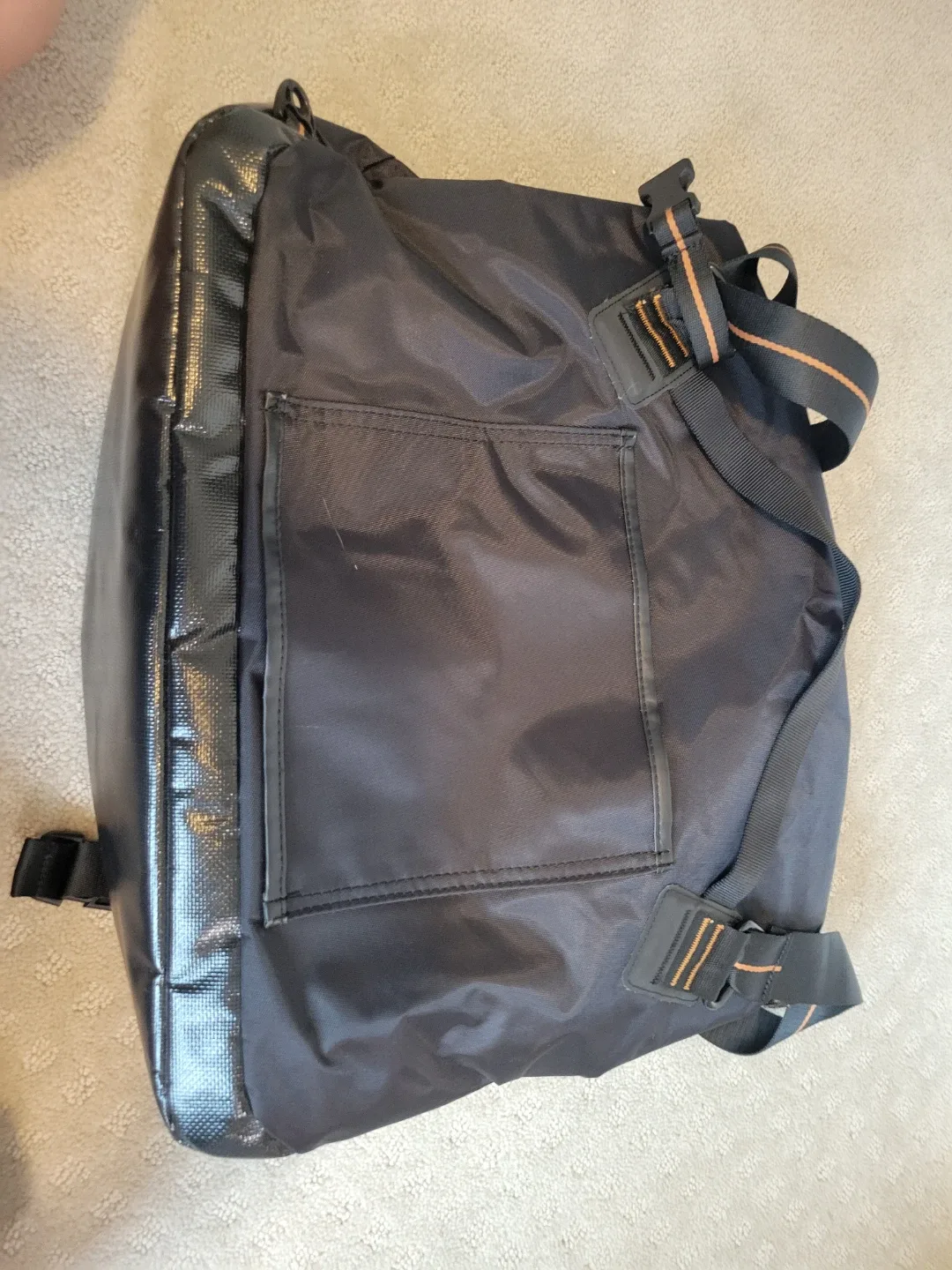 Helly Hansen Black Messenger Bag image indicator(3)