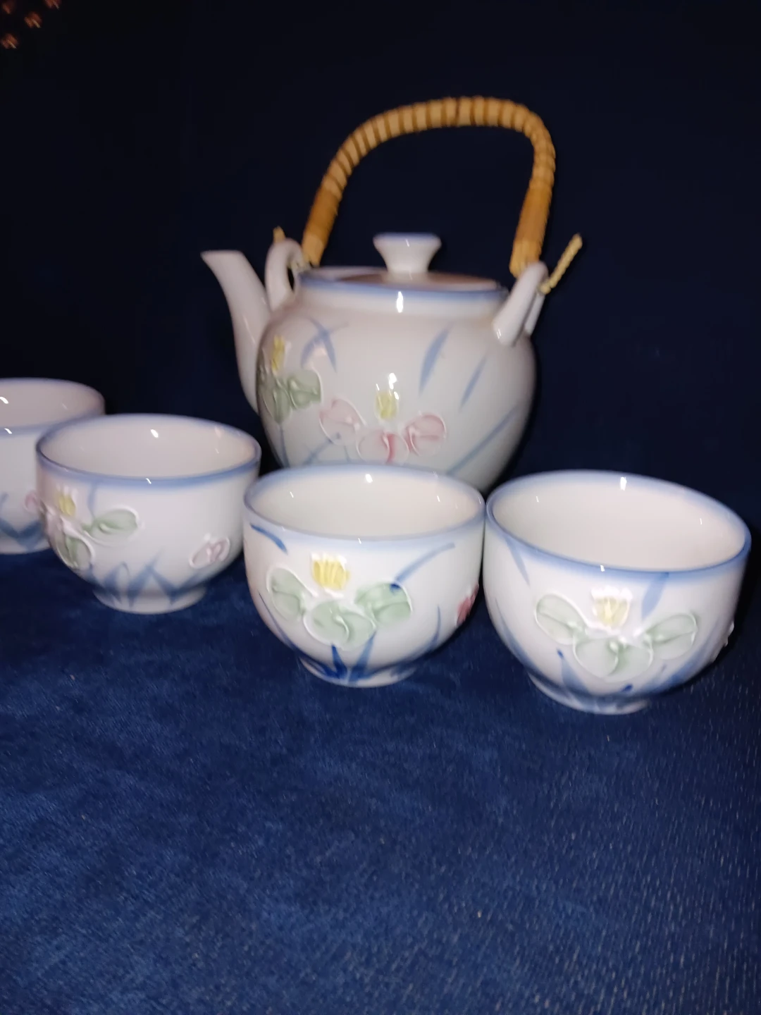 Tea Set with Teapot and 4 Cups