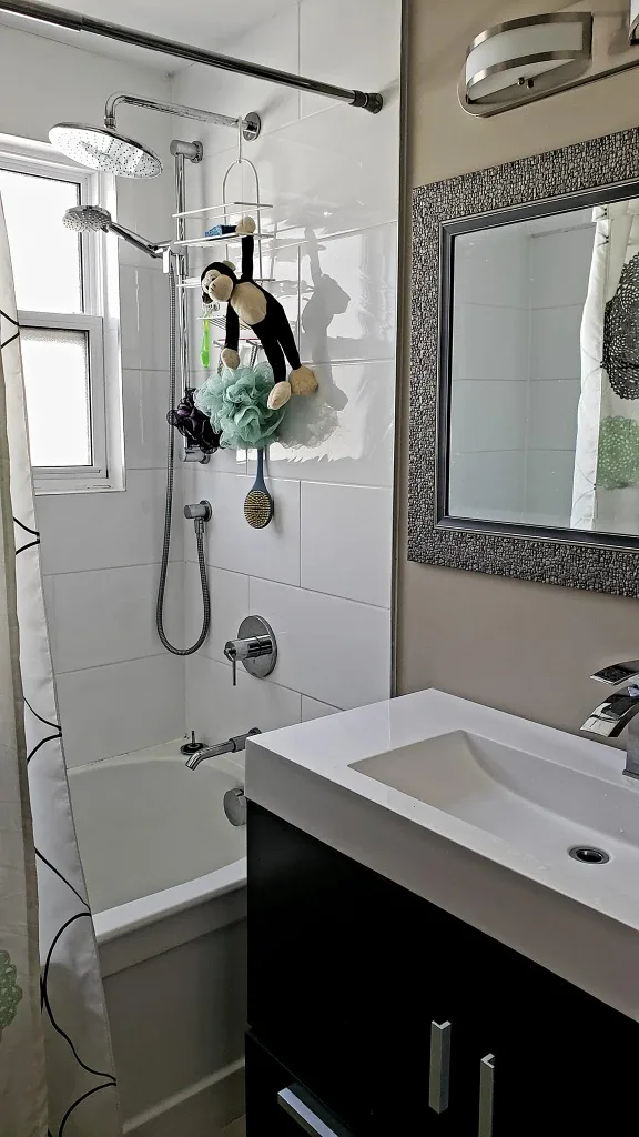 3Bdrm 2Bath Danforth & Vic Park image indicator(9)