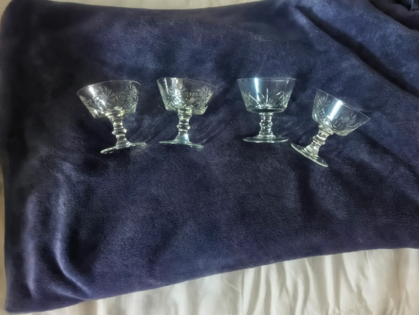 Set of 4 Crystal Dessert/Wine Glasses thumbnail