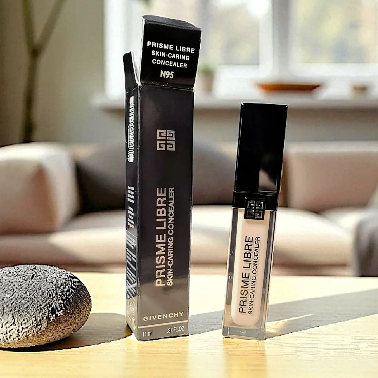 NIB GIVENCHY Prisme Libre Skin-Caring Concealer