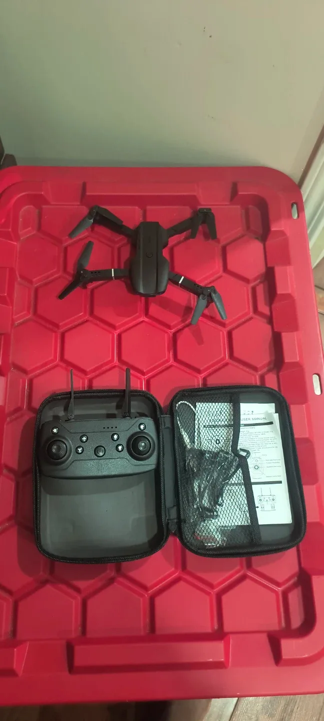 Foldable RC Drone with Case 🥕 image indicator(2)