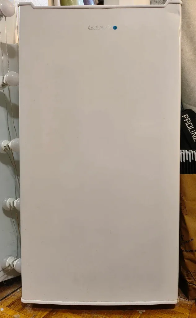 Galanz Compact Fridge - White